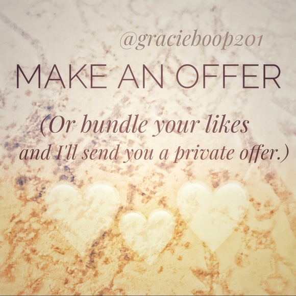 Bookmark Closet by liking this. ❤️ - Picture 1 of 1